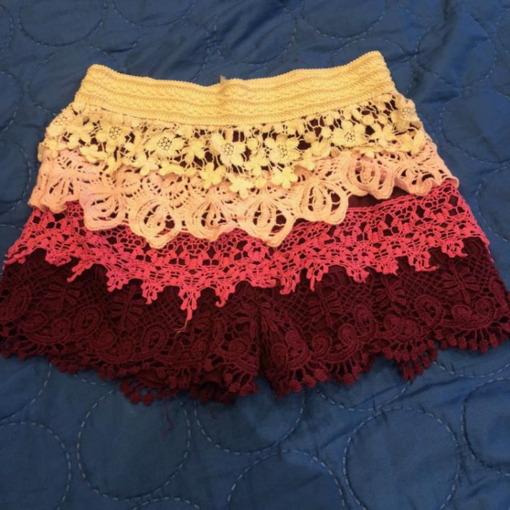 Crocheted lacey layered shorts